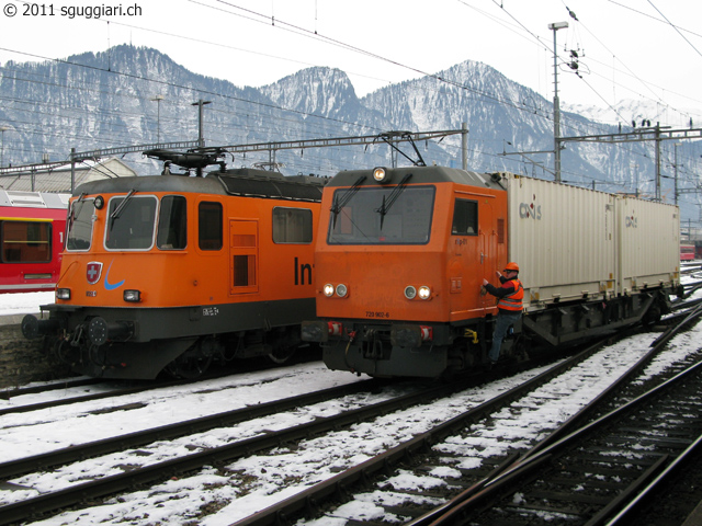 FFS Re 4/4 II 11320 'Interregio Cargo' e CargoSprinter STmgmss-t 2720 902-6